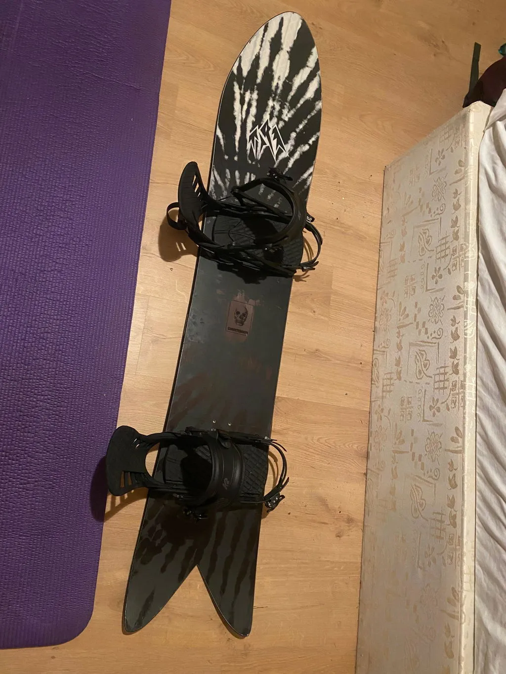 Jones Storm Wolf 154 Snowboard freeride swallowtail