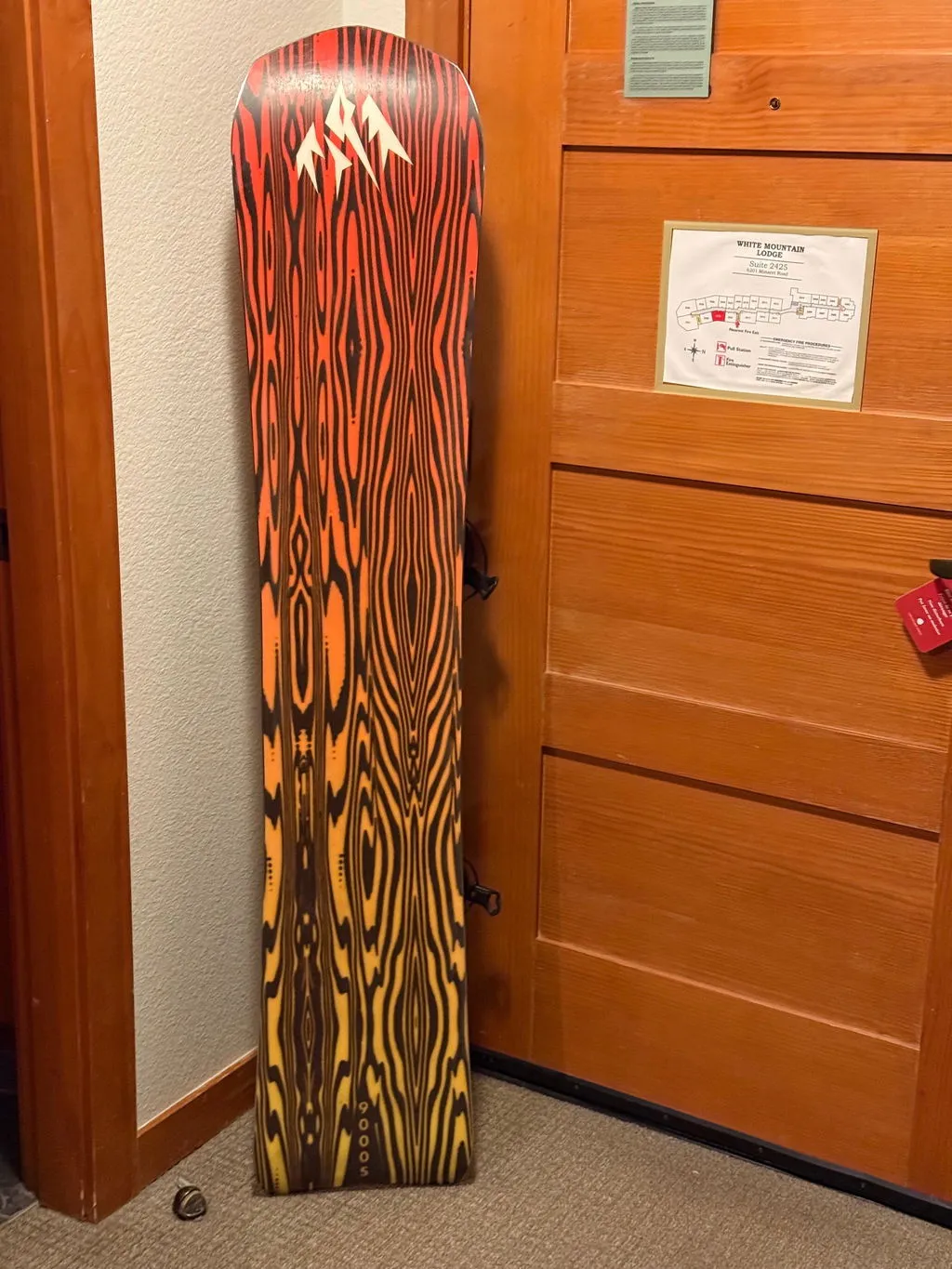 Jones Freecarver 9000s snowboard 156 carving