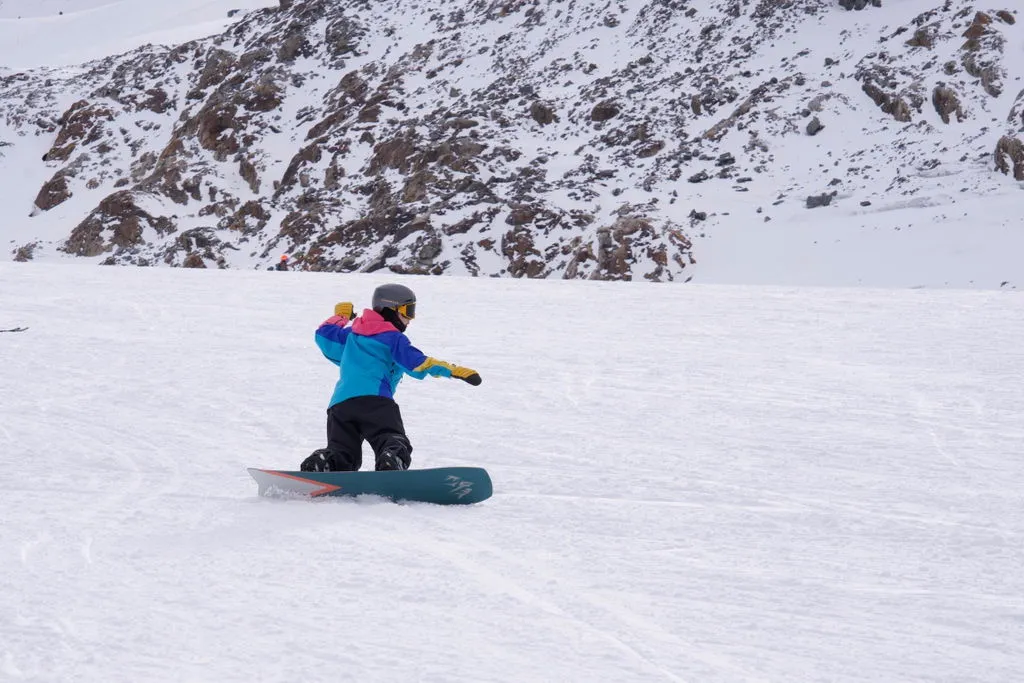 Jones Hovercraft 2.0 snowboard puder volymshiftad