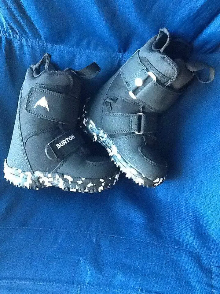 Burton Mini Grom snowboardboots barn Black mjuk flex