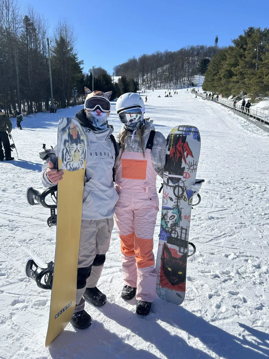 Jones Rally Cat Snowboard herr mellow camber lekfull