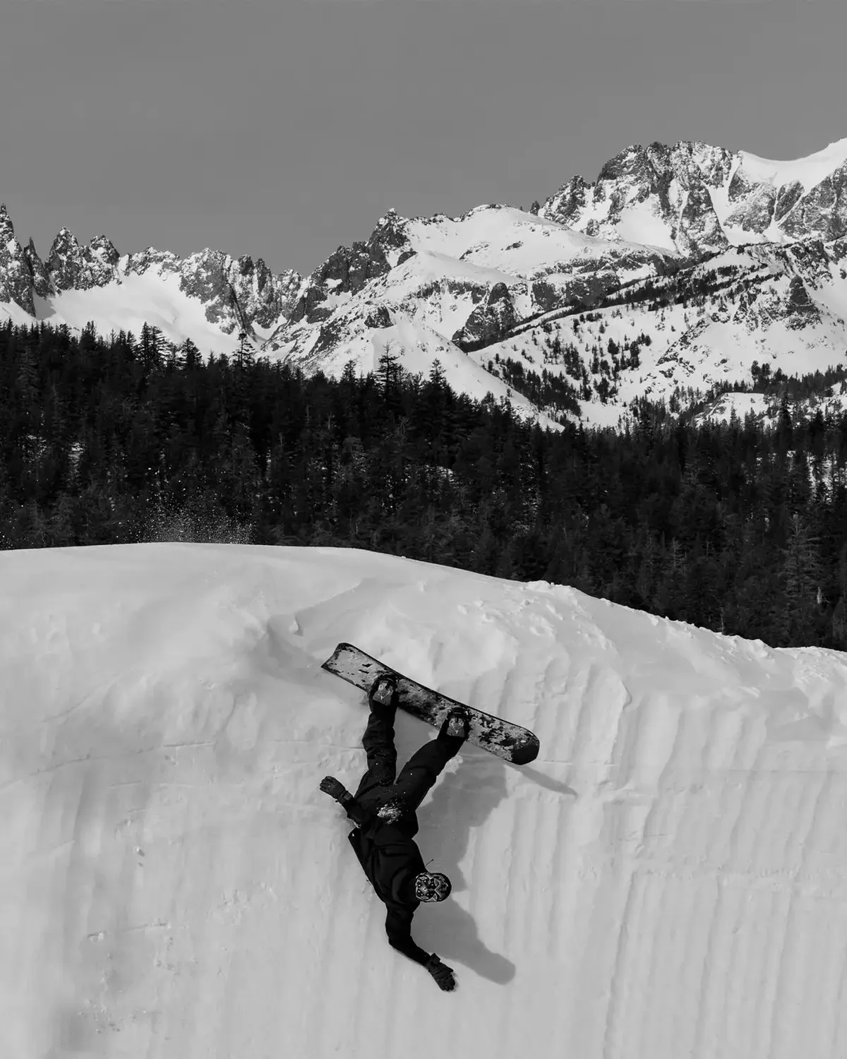 Jones Freecarver 9000s snowboard 2025 156