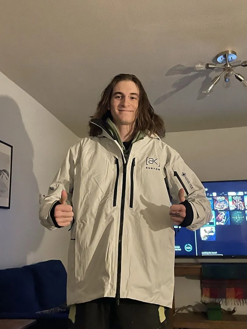 Burton [ak] Swash jacka GORE-TEX True Black isolerad