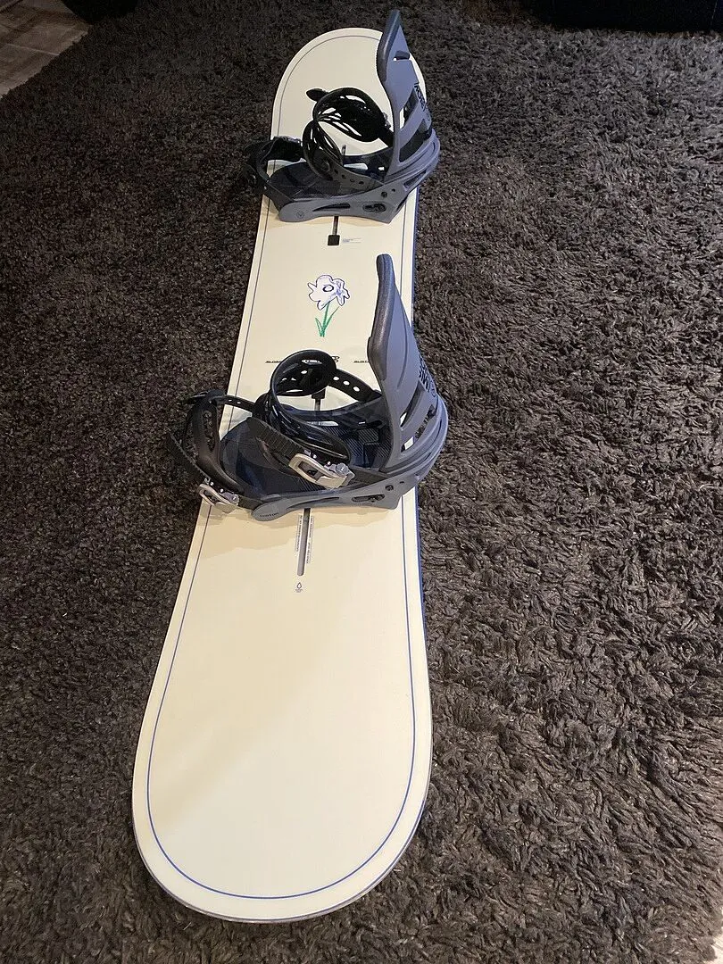 Burton Blossom Camber snowboard Dragon kolförstärkt 158