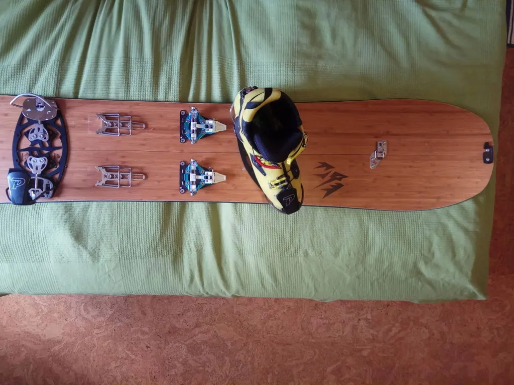 Jones Hovercraft 2.0 splitboard 156 volymshiftad tur