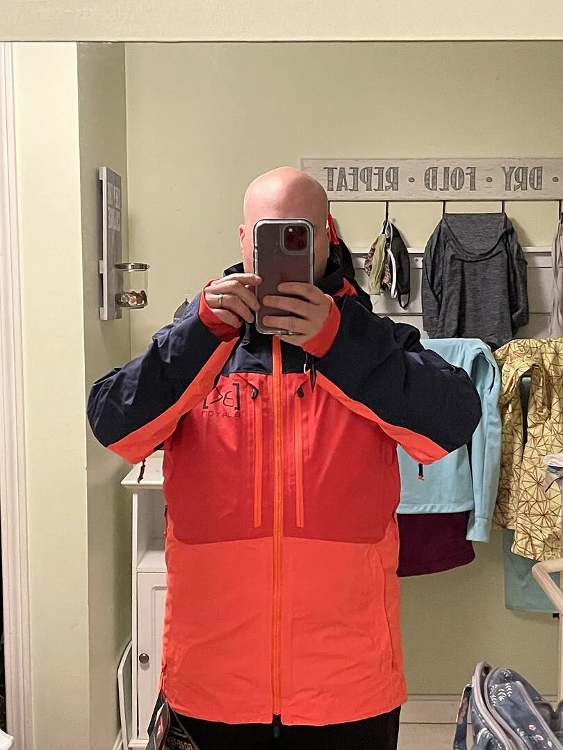 Burton [ak] Swash jacka GORE-TEX True Black isolerad