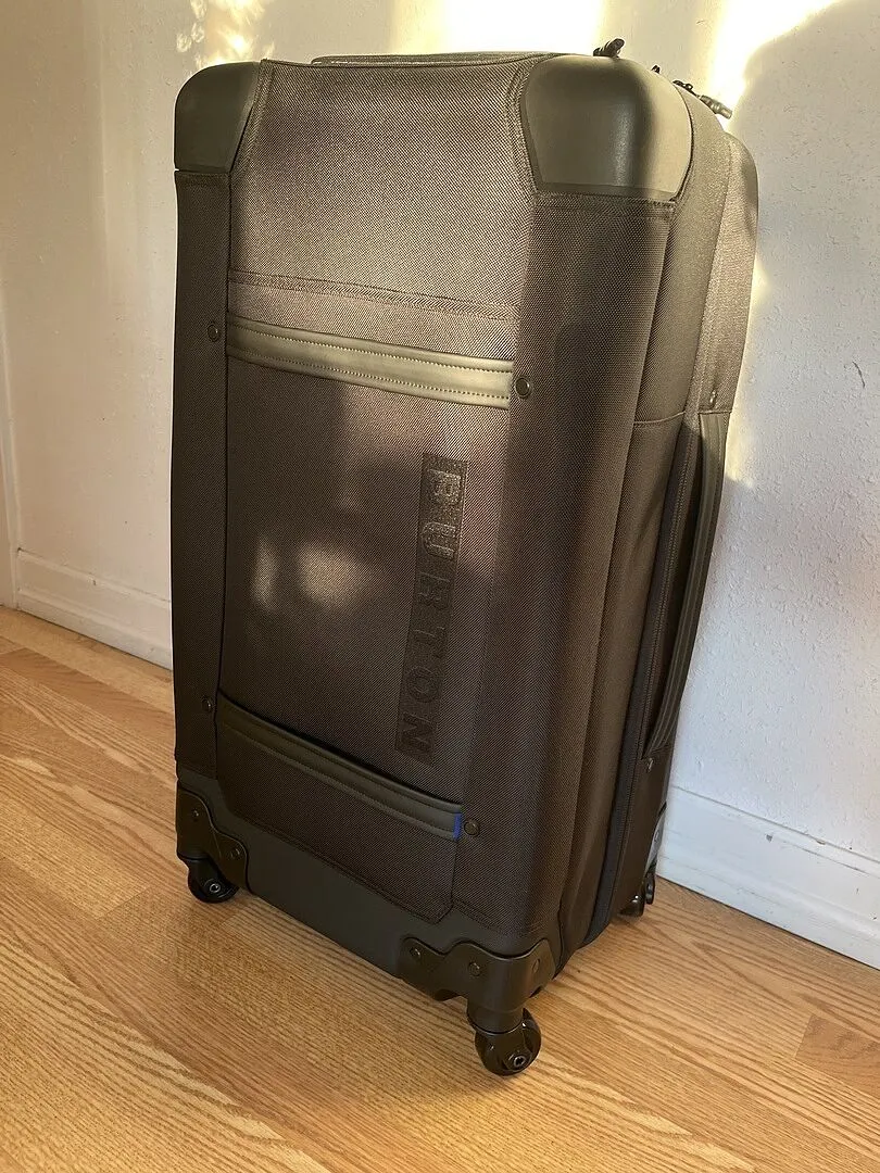 Burton 4 Wheel Double Deck resväska 86L Crystal Dye
