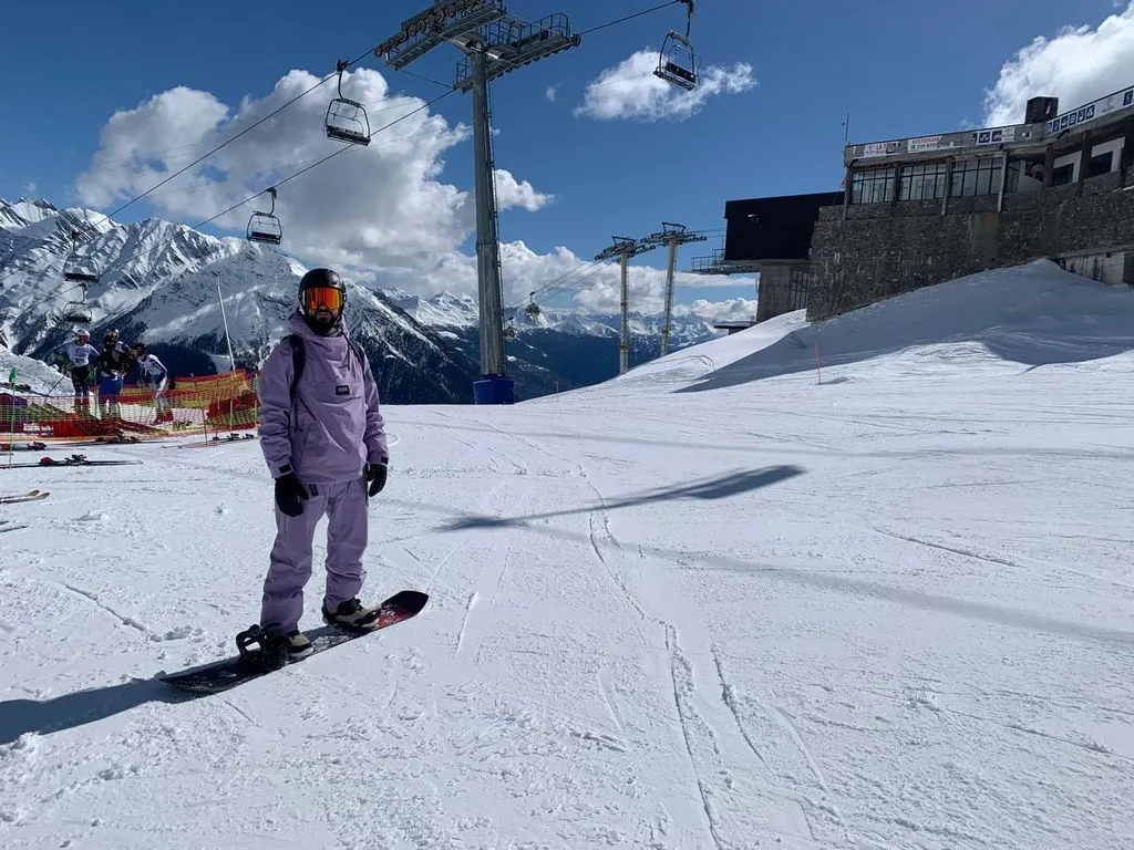 Jones Aviator 2.0 snowboard full camber