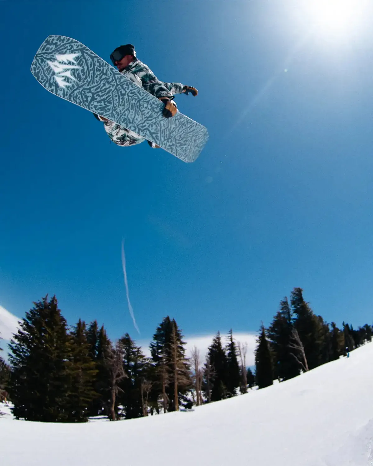 Jones Aviator 2.0 snowboard full camber