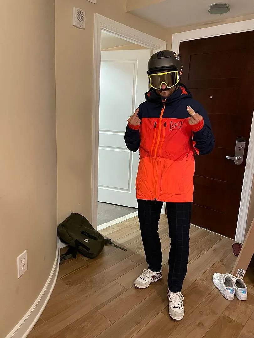 Burton [ak] Swash jacka GORE-TEX True Black isolerad