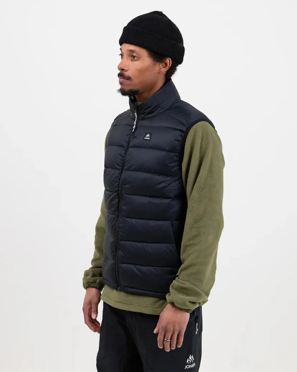 Jones Re-Up Recycled dunväst Stealth Black 750-fill