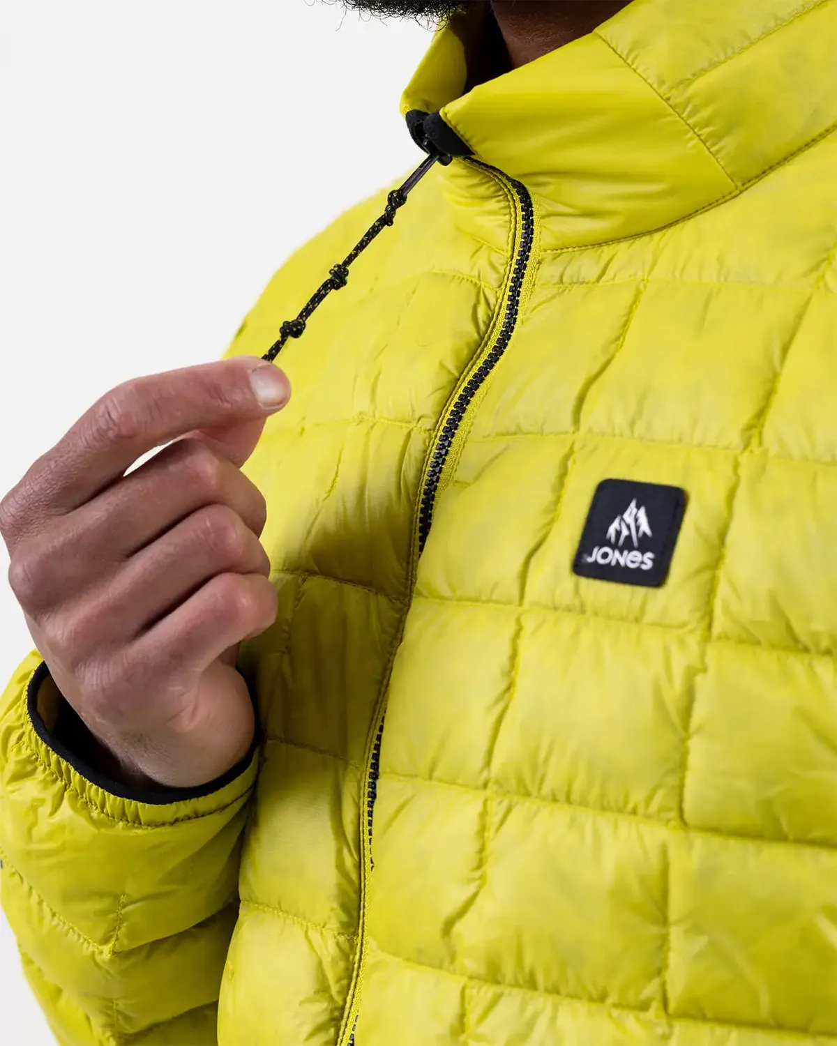 Jones Ultra Re-Up dunjacka svart återvunnen 750-fill