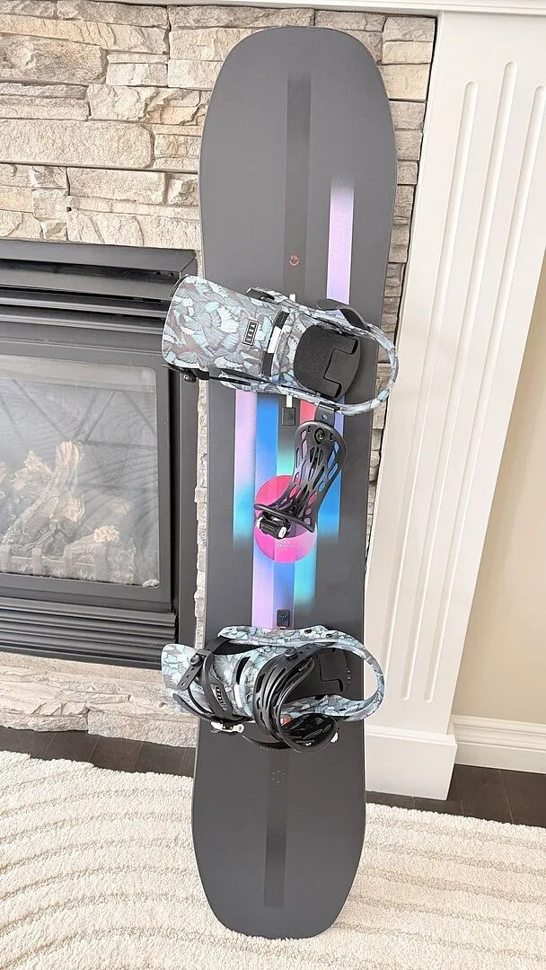 Burton Feelgood Smalls snowboard 130 camber barn