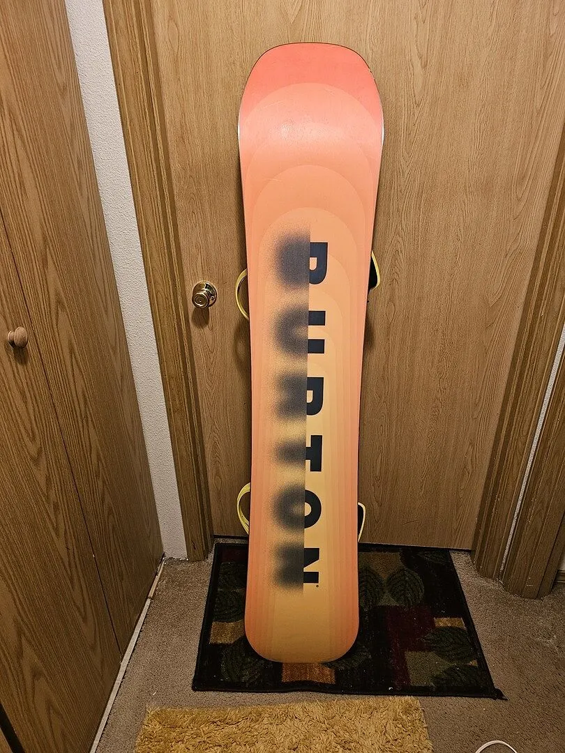 Burton Custom Flying V snowboard 156 hybridcamber poppig