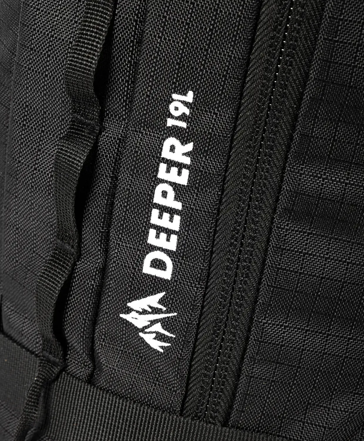 Jones Deeper 19L ryggsäck Stealth Black touring