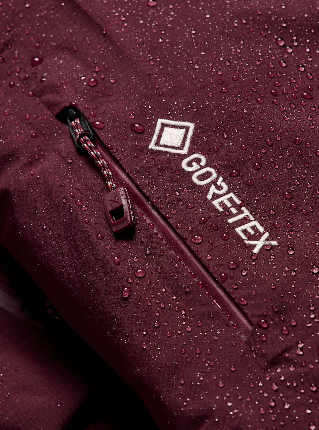 Burton [ak] Swash dun jacka GORE-TEX True Black