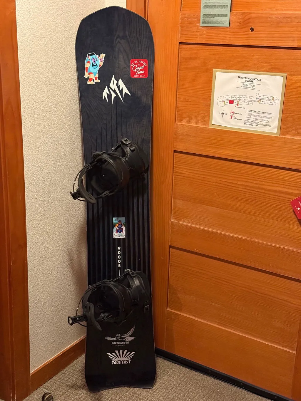 Jones Freecarver 9000s snowboard 156 carving