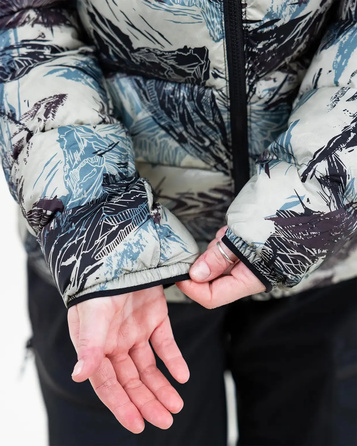 Jones Re-Up Recycled Down Hoodie 2026 dunjacka damsvart