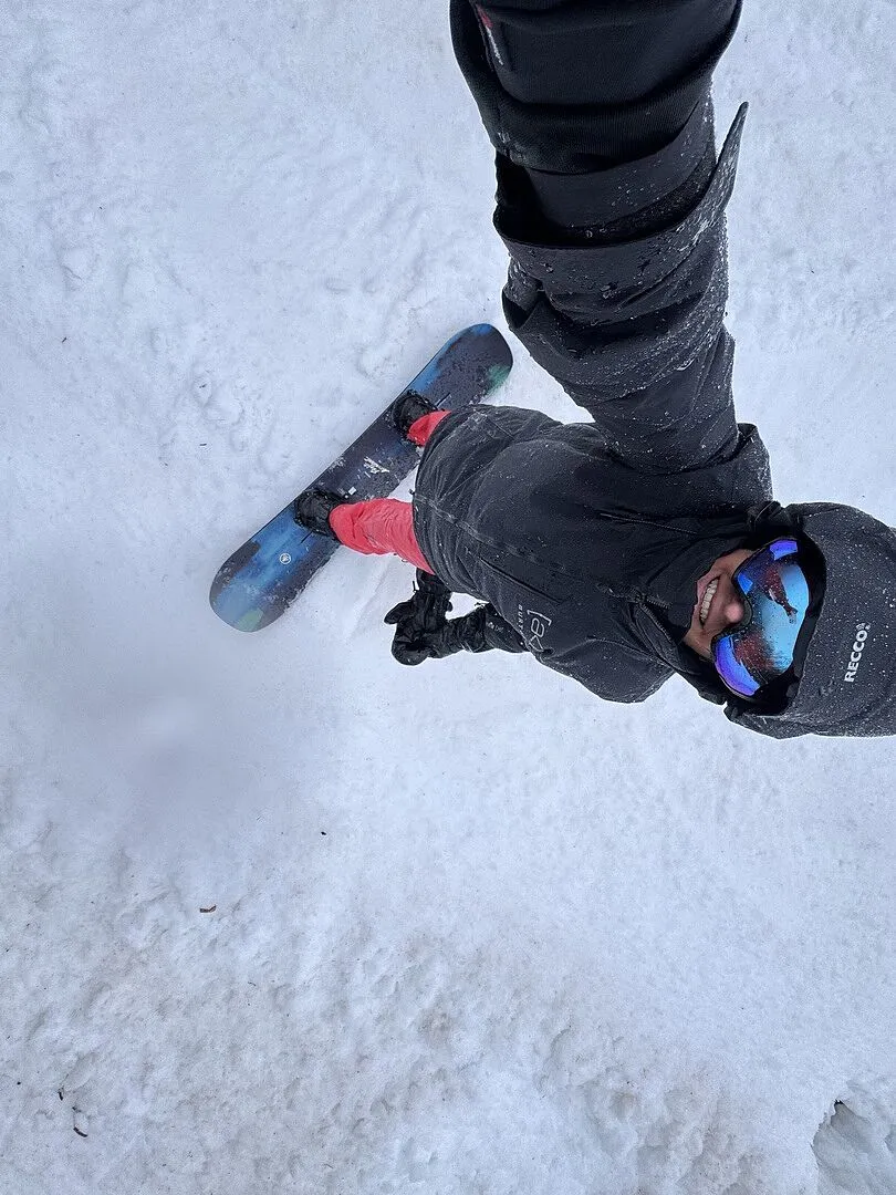 Burton ak Flare GORE-TEX 2L dunjacka True Black