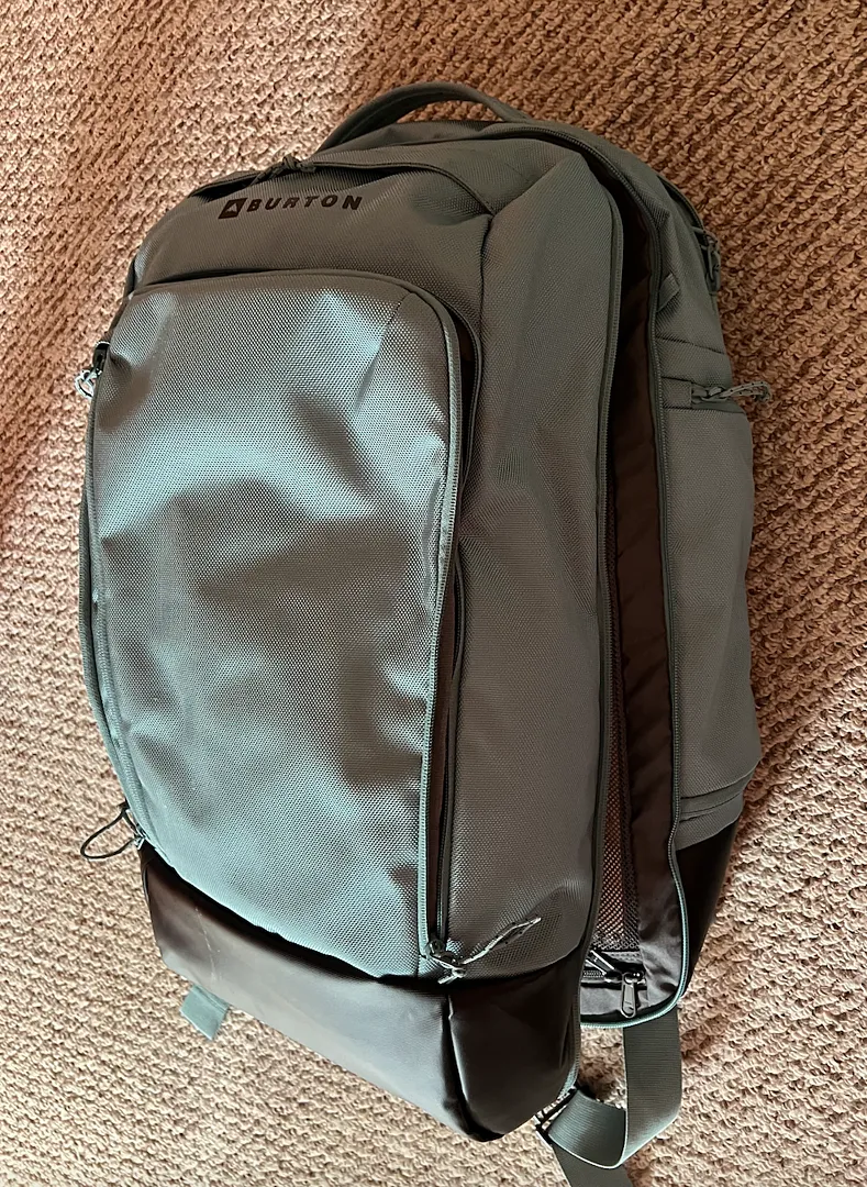 Burton Multipath 27L ryggsäck True Black Ballistic handbagage
