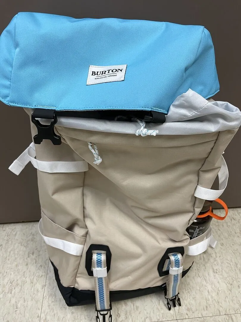 Burton Tinder 2.0 ryggsäck 30L True Black snörstängning